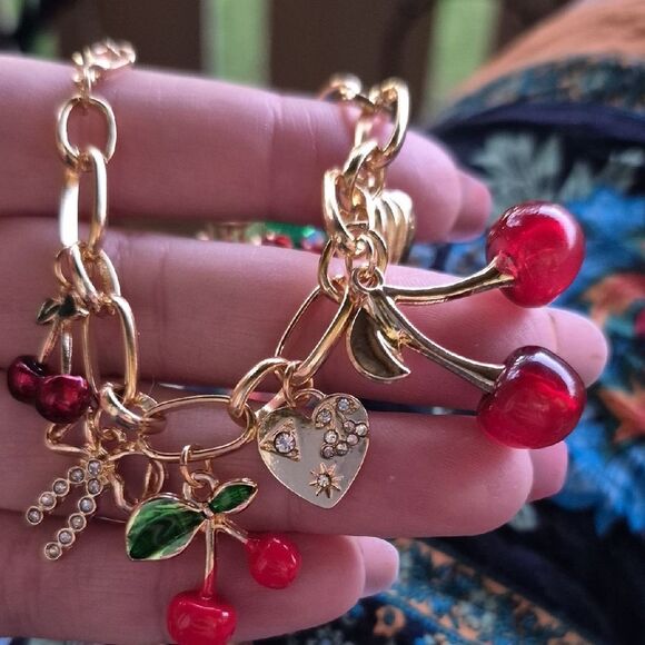 💲1️⃣0️⃣ Bundled ✔️Sweet Multi Charm Red Cherry Heart Bracelet Fun Gift - Picture 3 of 13